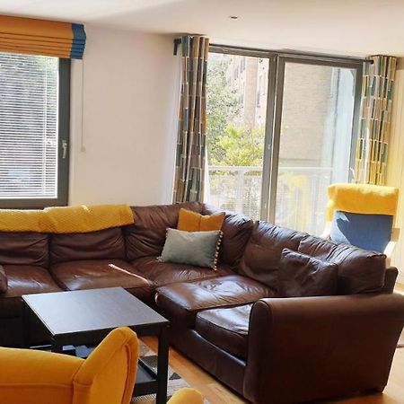 Altido Alluring 3Br Apt Near The Centre With Parking エディンバラ エクステリア 写真